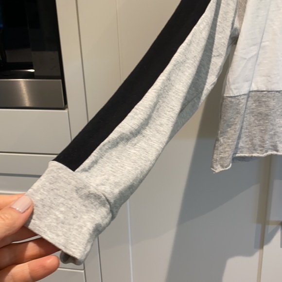 TNA long sleeved crop - Picture 3 of 5